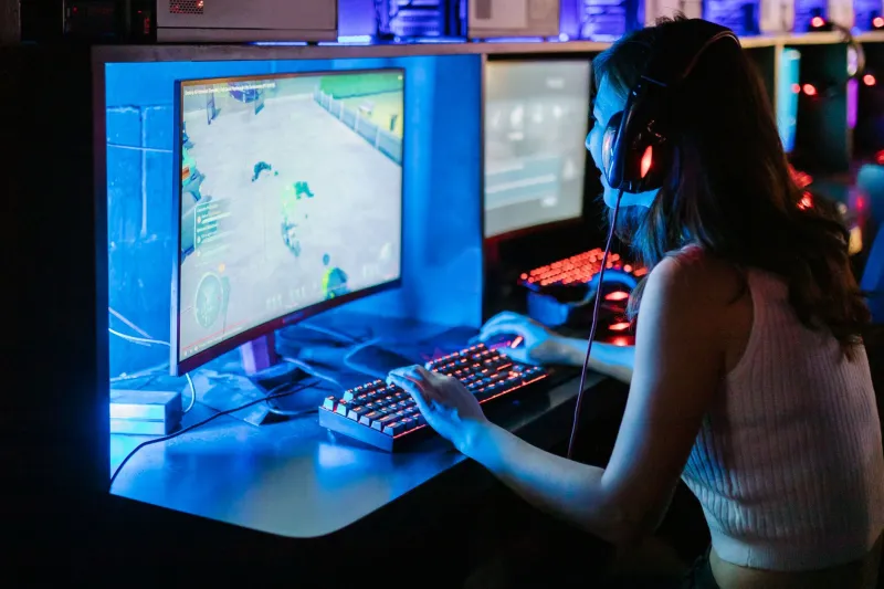 Clip, Stream, Repeat: How a New Wave of Content Creators Is Selling Gen Z on a 20-Year-Old MMO